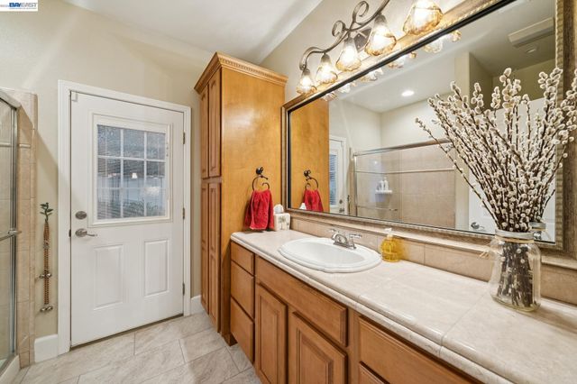 2142 Prestwick Dr, Discovery Bay, CA 94505