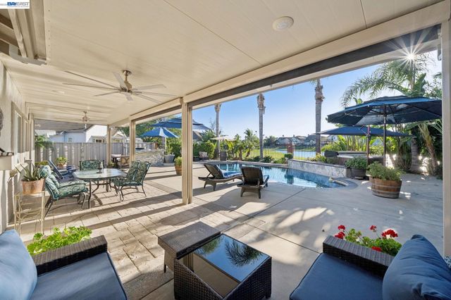 2142 Prestwick Dr, Discovery Bay, CA 94505