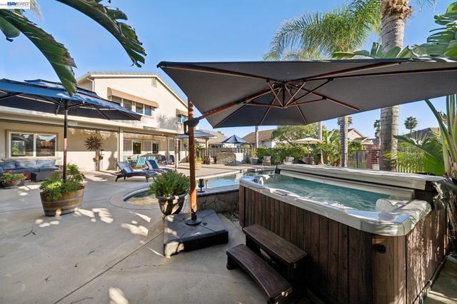 2142 Prestwick Dr, Discovery Bay, CA 94505