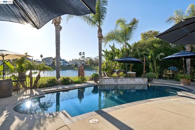 2142 Prestwick Dr, Discovery Bay, CA 94505