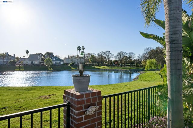 2142 Prestwick Dr, Discovery Bay, CA 94505