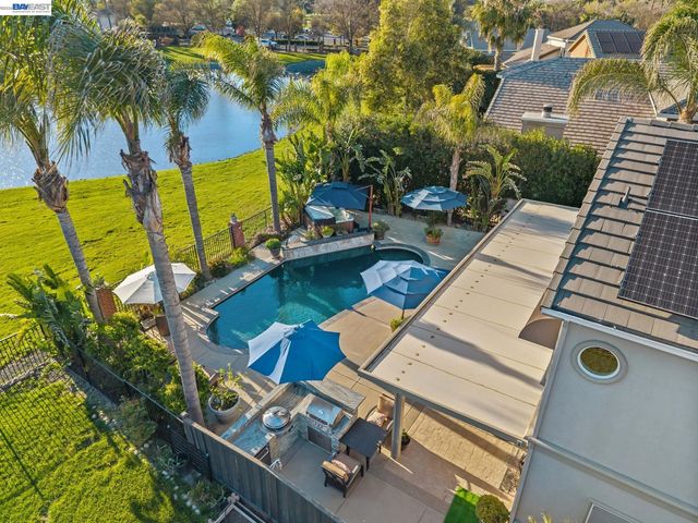 2142 Prestwick Dr, Discovery Bay, CA 94505