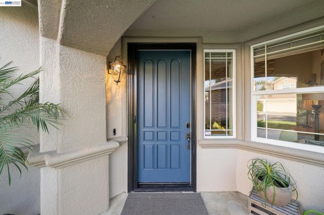 2142 Prestwick Dr, Discovery Bay, CA 94505