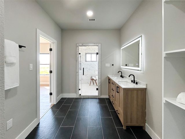 619 Chuckwagon Trail, Angleton, TX 77515