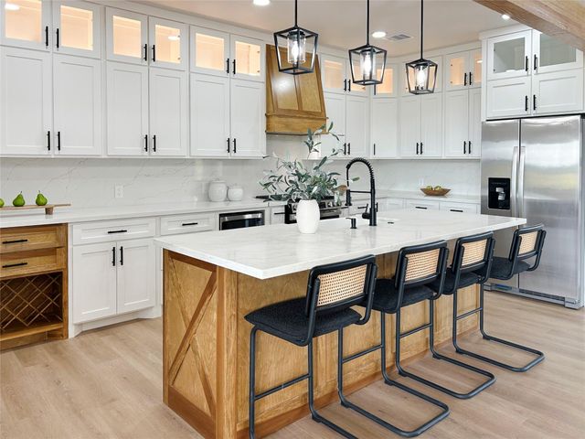 619 Chuckwagon Trail, Angleton, TX 77515