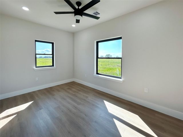 619 Chuckwagon Trail, Angleton, TX 77515