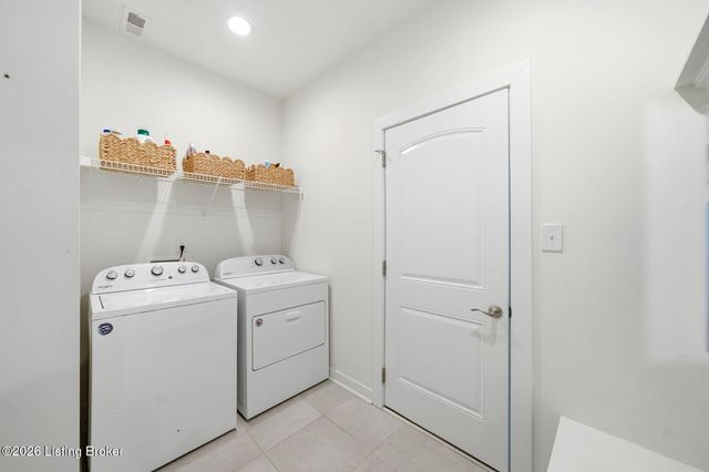 9202 Fox Chase Rd, Louisville, KY 40228