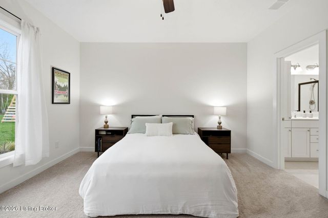 9202 Fox Chase Rd, Louisville, KY 40228