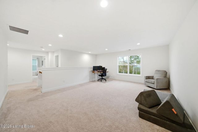 9202 Fox Chase Rd, Louisville, KY 40228