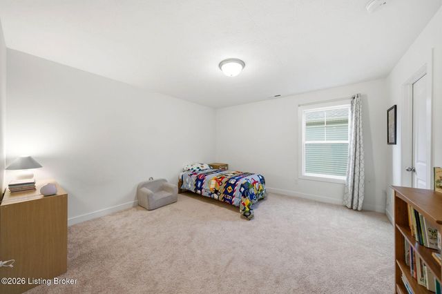 9202 Fox Chase Rd, Louisville, KY 40228