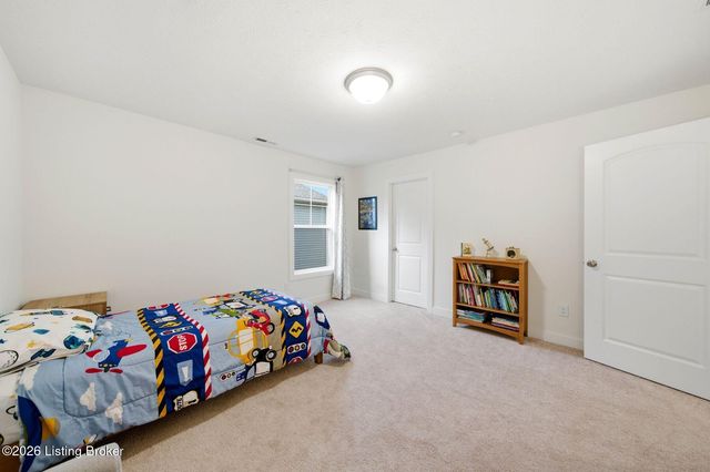 9202 Fox Chase Rd, Louisville, KY 40228