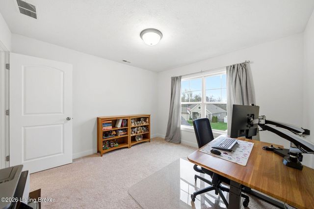 9202 Fox Chase Rd, Louisville, KY 40228