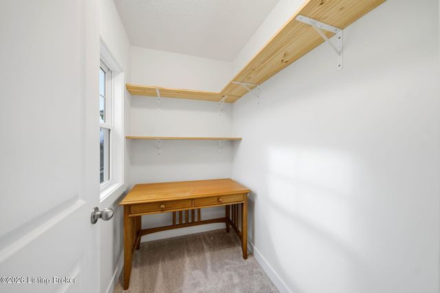 9202 Fox Chase Rd, Louisville, KY 40228