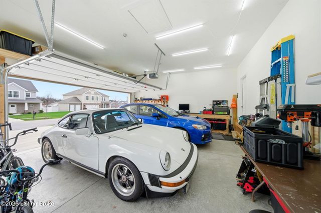 9202 Fox Chase Rd, Louisville, KY 40228