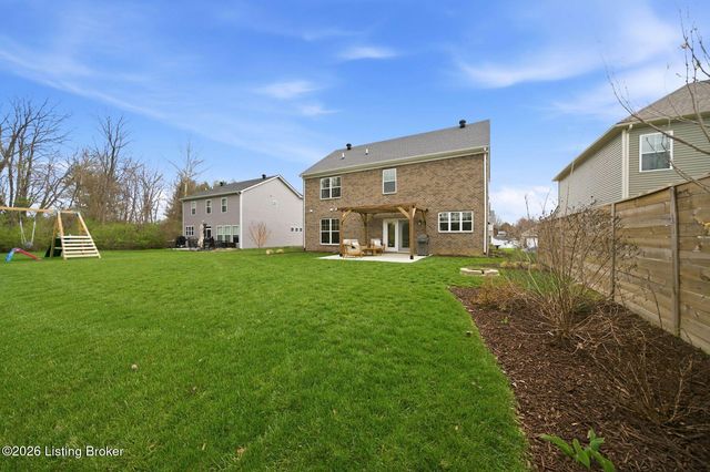 9202 Fox Chase Rd, Louisville, KY 40228