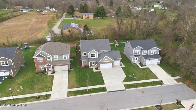 9202 Fox Chase Rd, Louisville, KY 40228