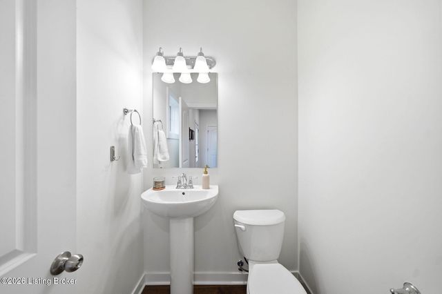 9202 Fox Chase Rd, Louisville, KY 40228