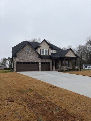 216 Spring House Dr, Manchester, TN 37355