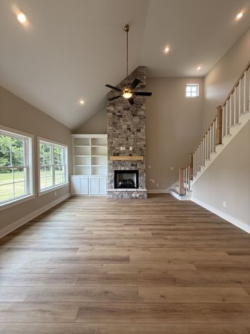 216 Spring House Dr, Manchester, TN 37355