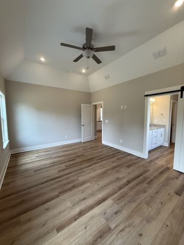 216 Spring House Dr, Manchester, TN 37355