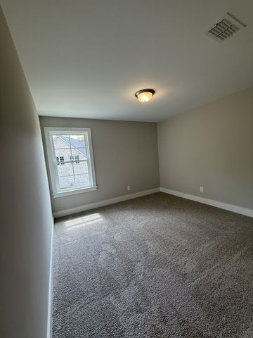 216 Spring House Dr, Manchester, TN 37355