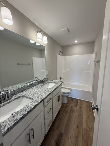 216 Spring House Dr, Manchester, TN 37355