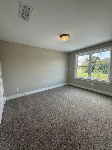 216 Spring House Dr, Manchester, TN 37355