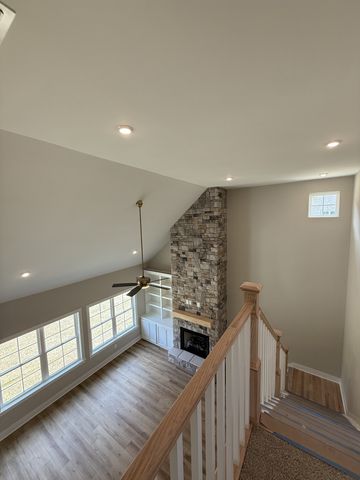 216 Spring House Dr, Manchester, TN 37355