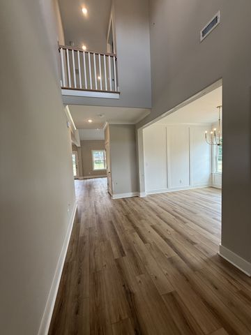 216 Spring House Dr, Manchester, TN 37355