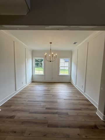 216 Spring House Dr, Manchester, TN 37355