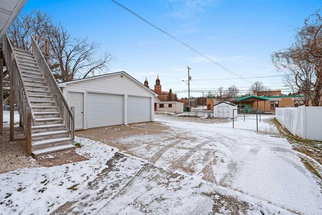 163 SUMMIT STREET, Pulaski, WI 54162