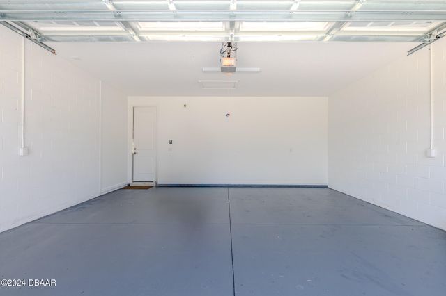 929 Bama Breeze Drive, Daytona Beach, FL 32124