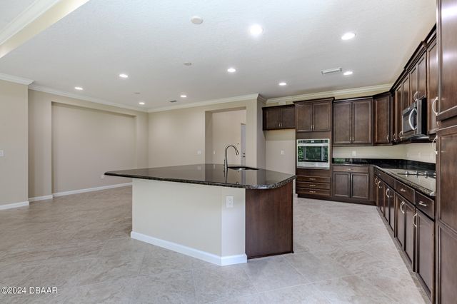 929 Bama Breeze Drive, Daytona Beach, FL 32124