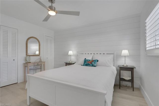 2100 Gulf Shore BLVD N # 113, Naples, FL 34102