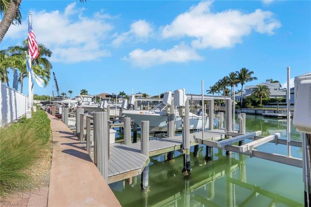 2100 Gulf Shore BLVD N # 113, Naples, FL 34102