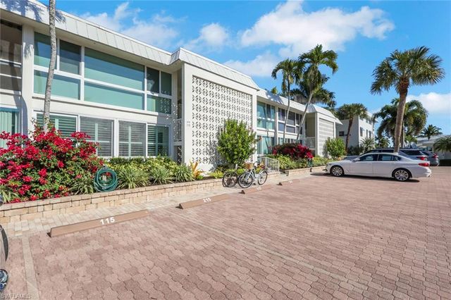 2100 Gulf Shore BLVD N # 113, Naples, FL 34102