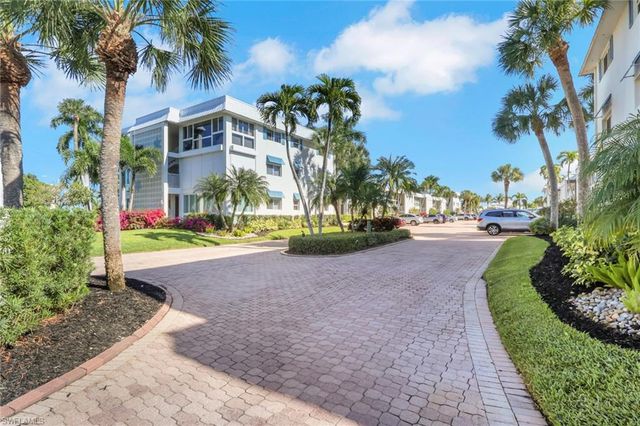 2100 Gulf Shore BLVD N # 113, Naples, FL 34102