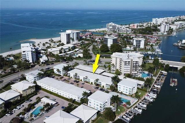 2100 Gulf Shore BLVD N # 113, Naples, FL 34102