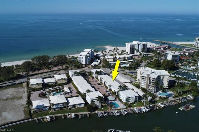 2100 Gulf Shore BLVD N # 113, Naples, FL 34102