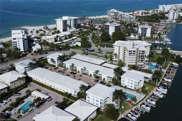 2100 Gulf Shore BLVD N # 113, Naples, FL 34102