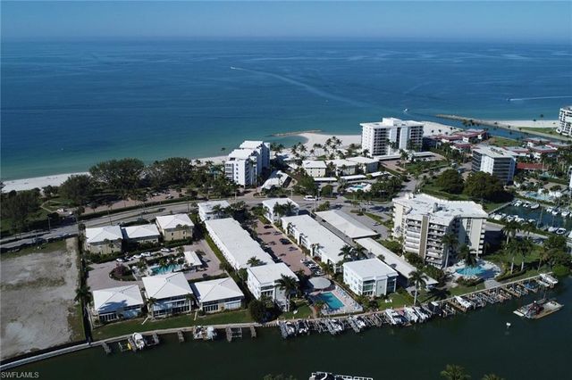 2100 Gulf Shore BLVD N # 113, Naples, FL 34102