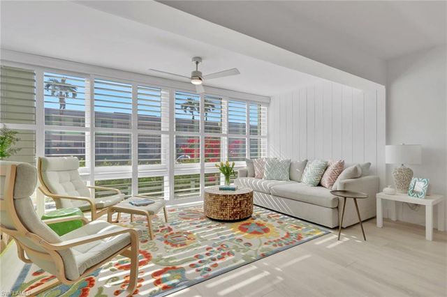 2100 Gulf Shore BLVD N # 113, Naples, FL 34102