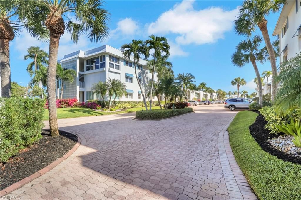 2100 Gulf Shore BLVD N 113, NAPLES, FL 34102 — photo 3