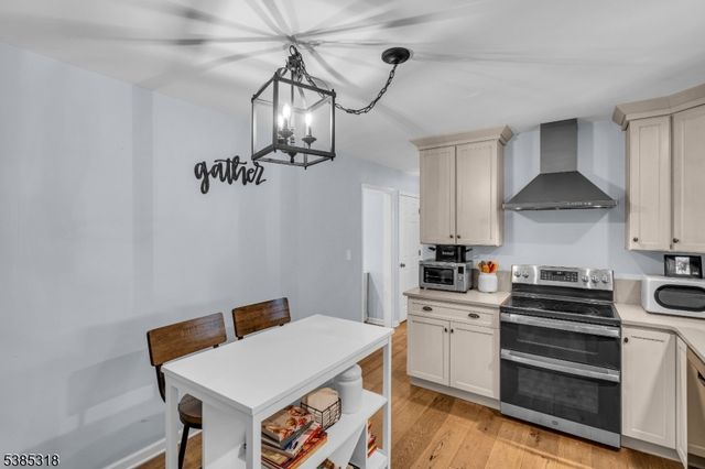 51 Louise Dr, Manville Boro, NJ 08835