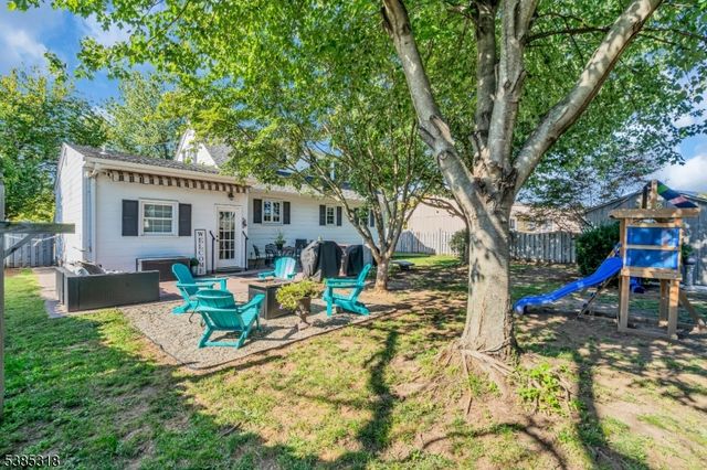 51 Louise Dr, Manville Boro, NJ 08835