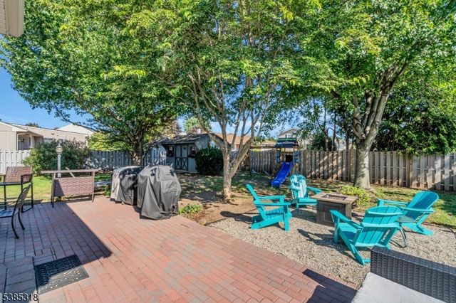 51 Louise Dr, Manville Boro, NJ 08835