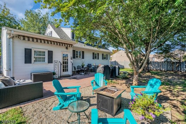 51 Louise Dr, Manville Boro, NJ 08835