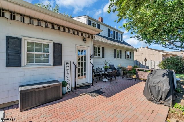 51 Louise Dr, Manville Boro, NJ 08835