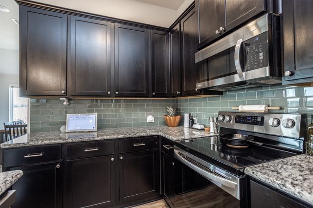 104 Bailey Ranch Drive, Lindsay, TX 76240