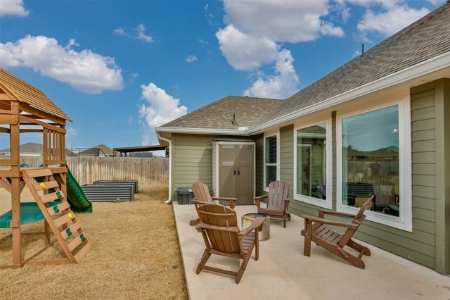 104 Bailey Ranch Drive, Lindsay, TX 76240